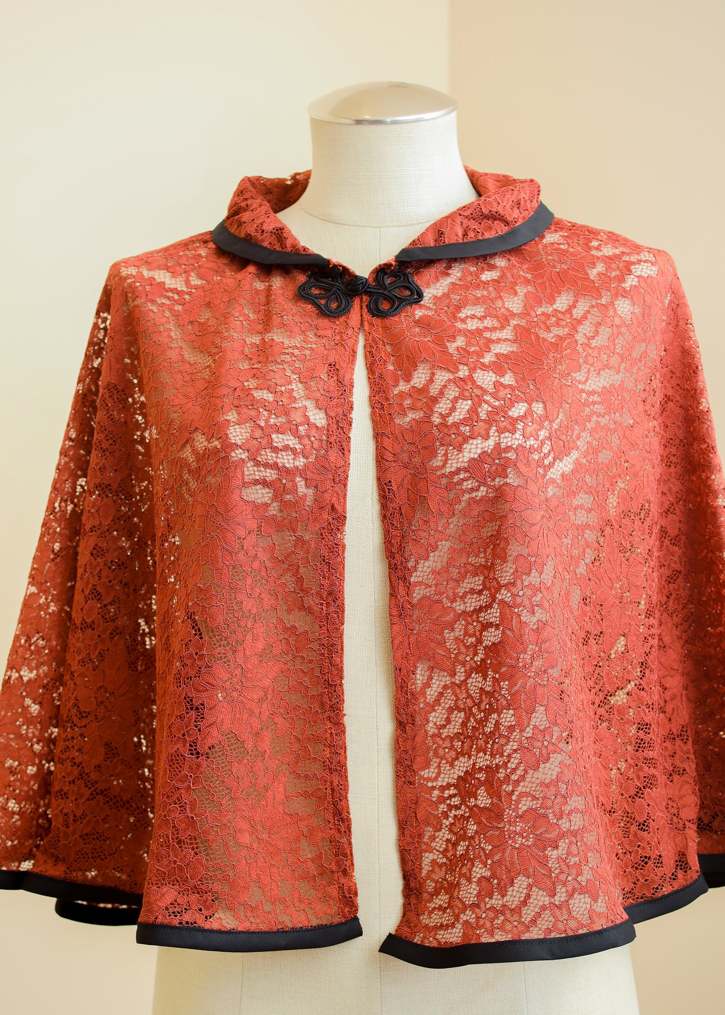 Floral Lace Capelet | Peter Pan Collar Vintage Style Cape | Wedding Shoulder Shawl Wrap | Cottagecore Goblincore Fairycore Goth Fantasy LARP