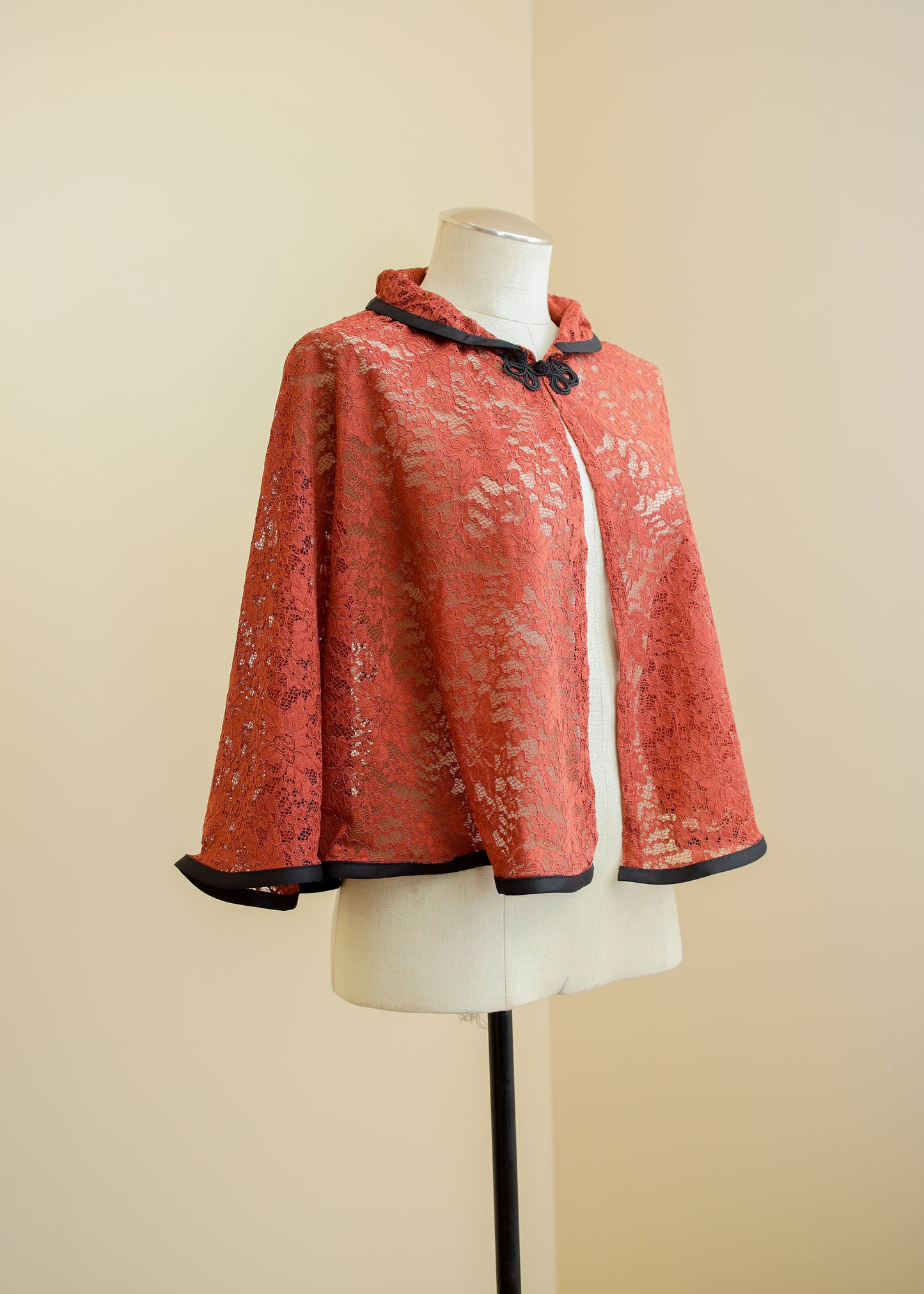 Floral Lace Capelet | Peter Pan Collar Vintage Style Cape | Wedding Shoulder Shawl Wrap | Cottagecore Goblincore Fairycore Goth Fantasy LARP
