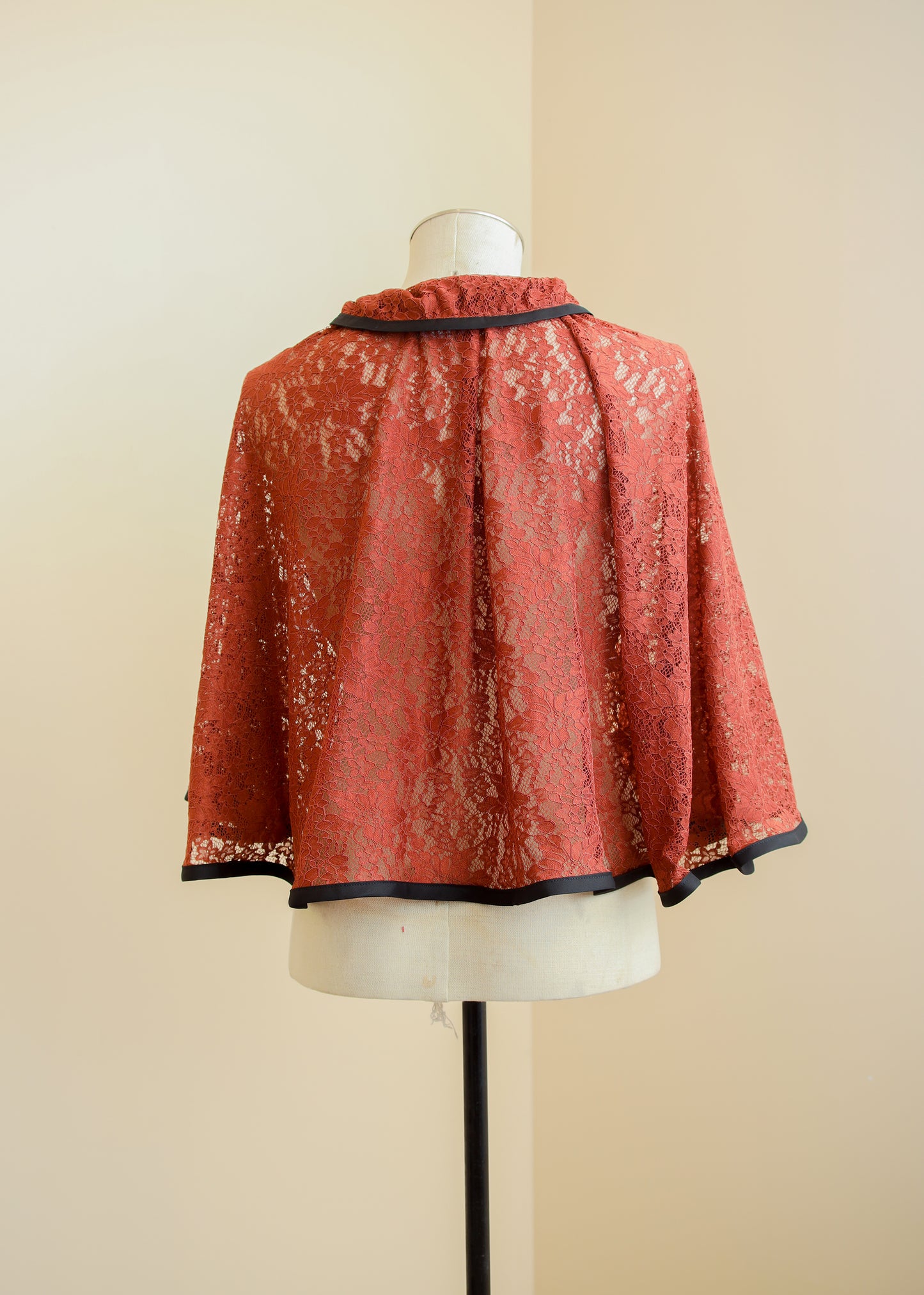 Floral Lace Capelet | Peter Pan Collar Vintage Style Cape | Wedding Shoulder Shawl Wrap | Cottagecore Goblincore Fairycore Goth Fantasy LARP