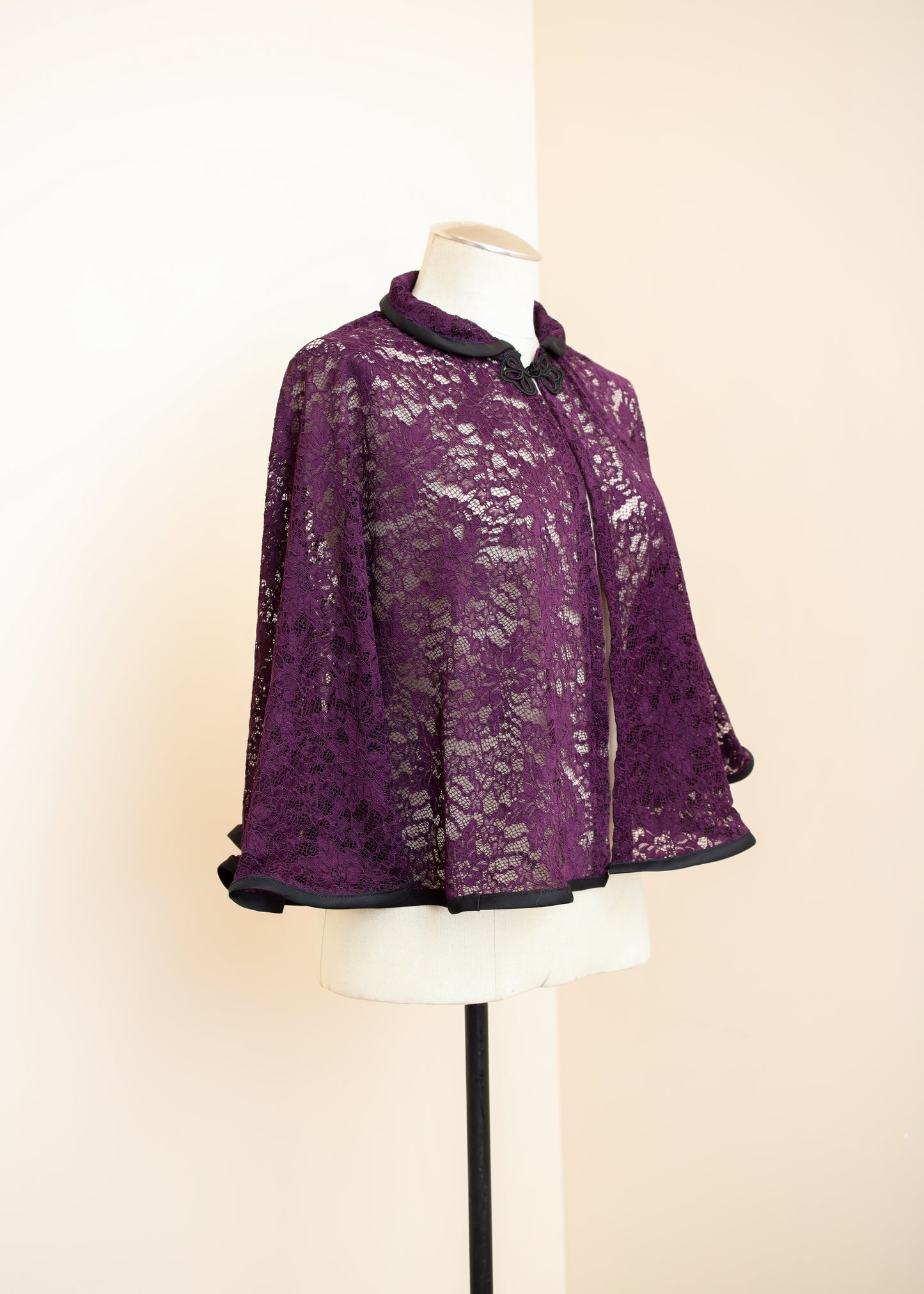 Floral Lace Capelet | Peter Pan Collar Vintage Style Cape | Wedding Shoulder Shawl Wrap | Cottagecore Goblincore Fairycore Goth Fantasy LARP
