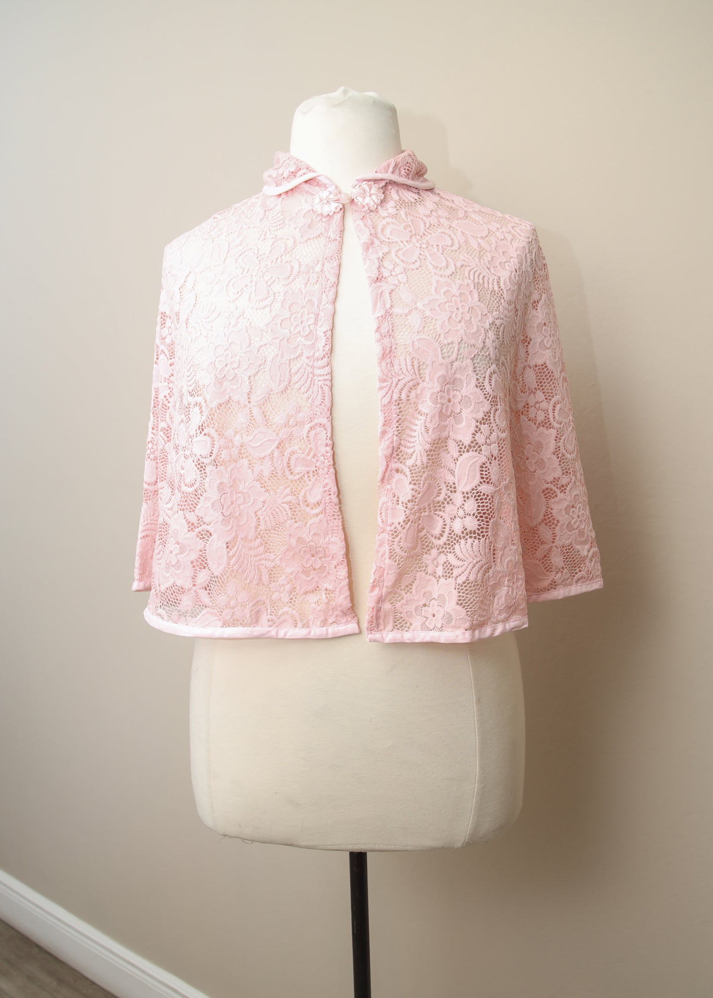 Floral Lace Capelet | Peter Pan Collar Vintage Style Cape | Wedding Shoulder Shawl Wrap | Cottagecore Goblincore Fairycore Goth Fantasy LARP