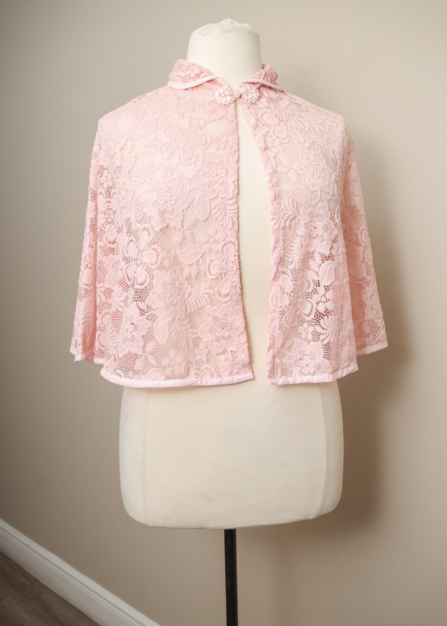 Floral Lace Capelet | Peter Pan Collar Vintage Style Cape | Wedding Shoulder Shawl Wrap | Cottagecore Goblincore Fairycore Goth Fantasy LARP
