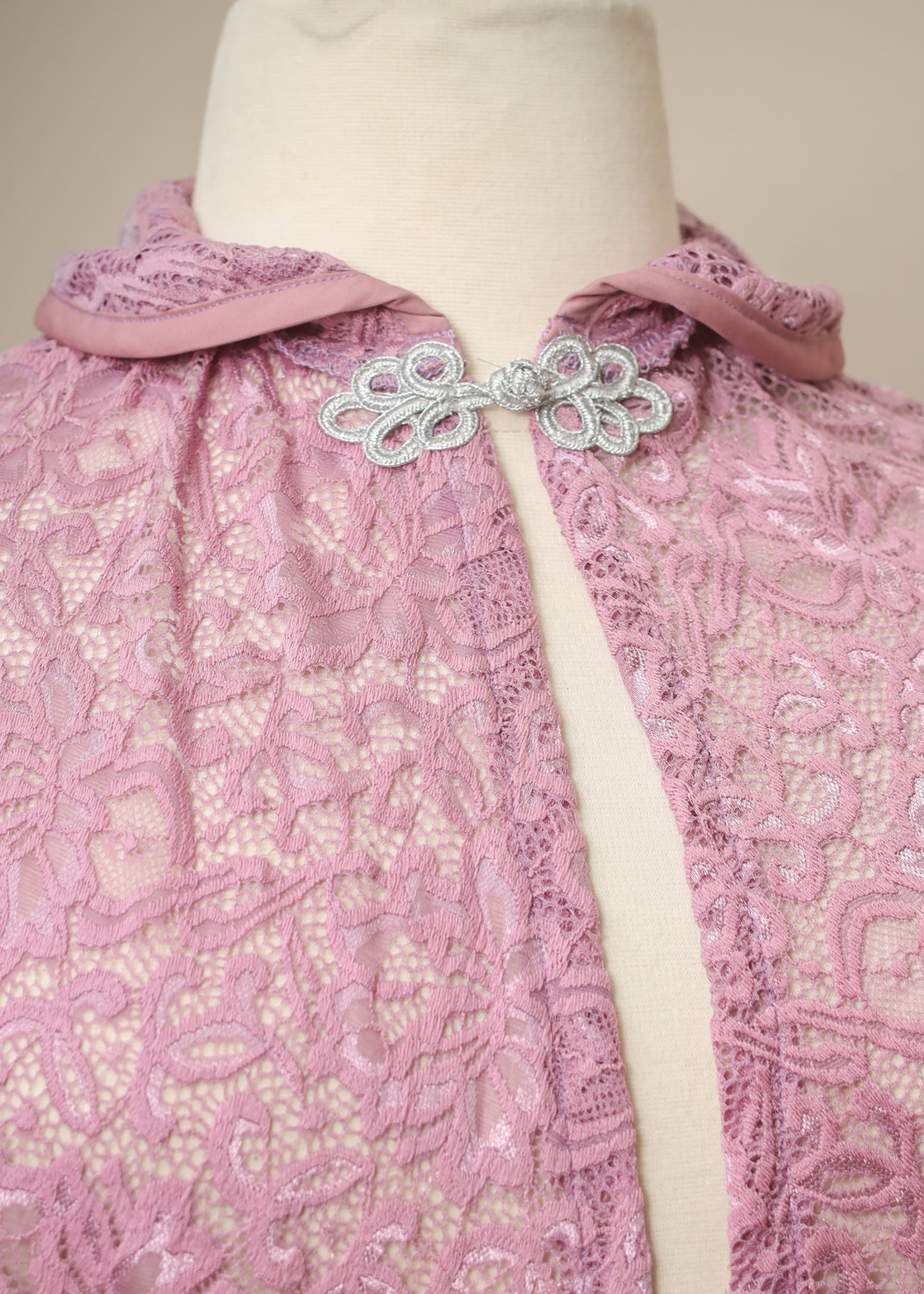Floral Lace Capelet | Peter Pan Collar Vintage Style Cape | Wedding Shoulder Shawl Wrap | Cottagecore Goblincore Fairycore Goth Fantasy LARP