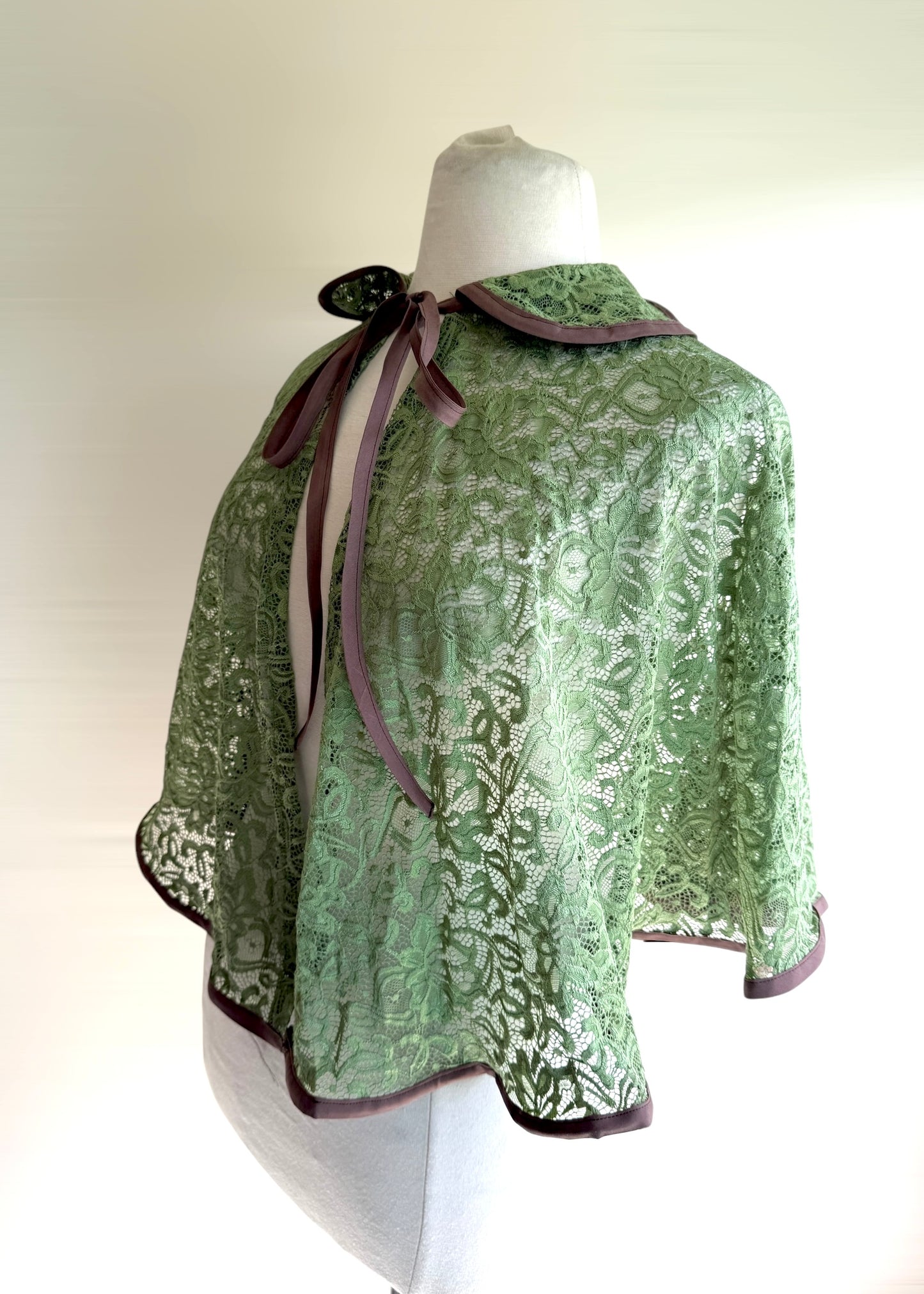 Floral Lace Capelet | Peter Pan Collar Vintage Style Cape | Wedding Shoulder Shawl Wrap | Cottagecore Goblincore Fairycore Goth Fantasy LARP