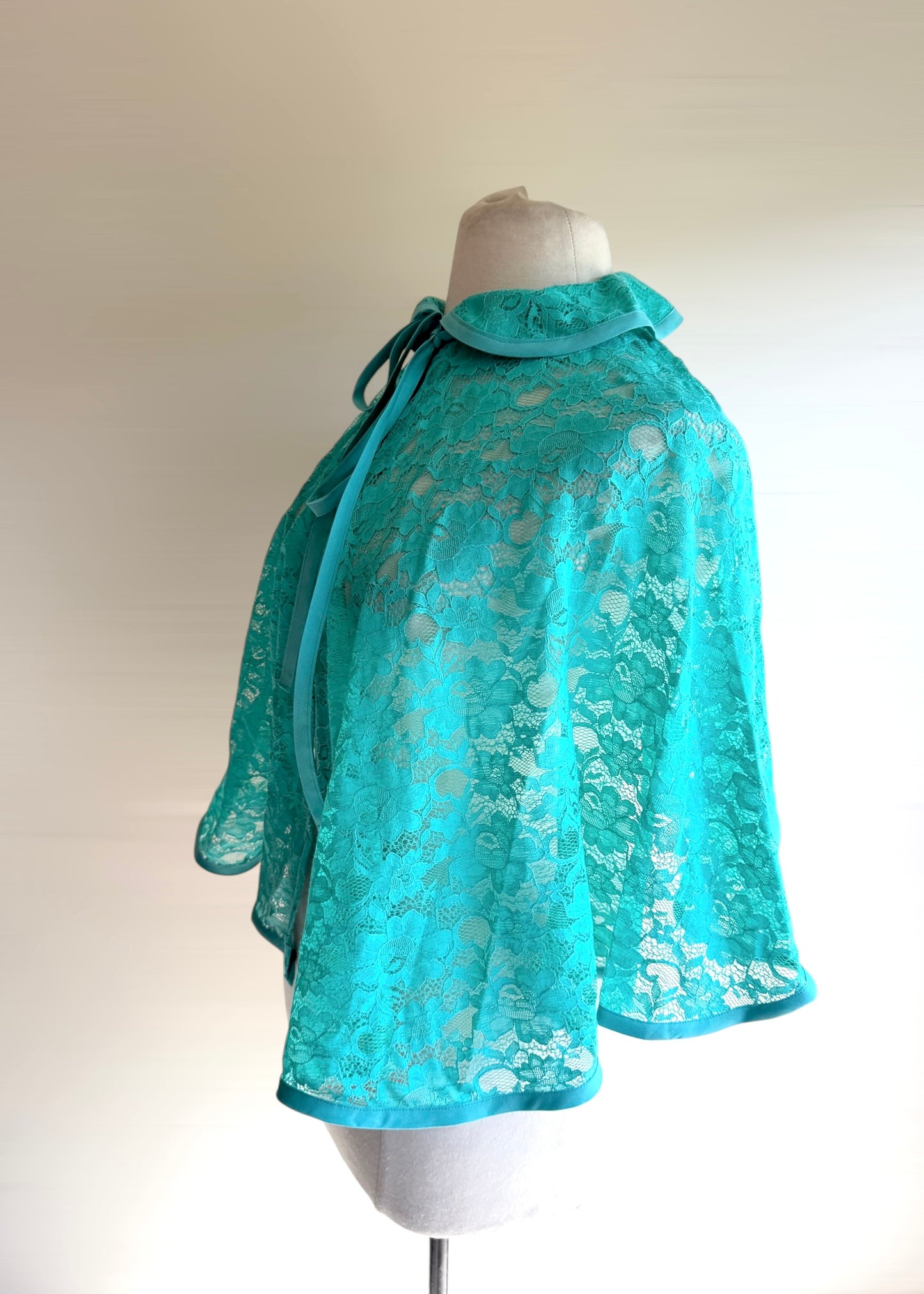 Floral Lace Capelet | Peter Pan Collar Vintage Style Cape | Wedding Shoulder Shawl Wrap | Cottagecore Goblincore Fairycore Goth Fantasy LARP