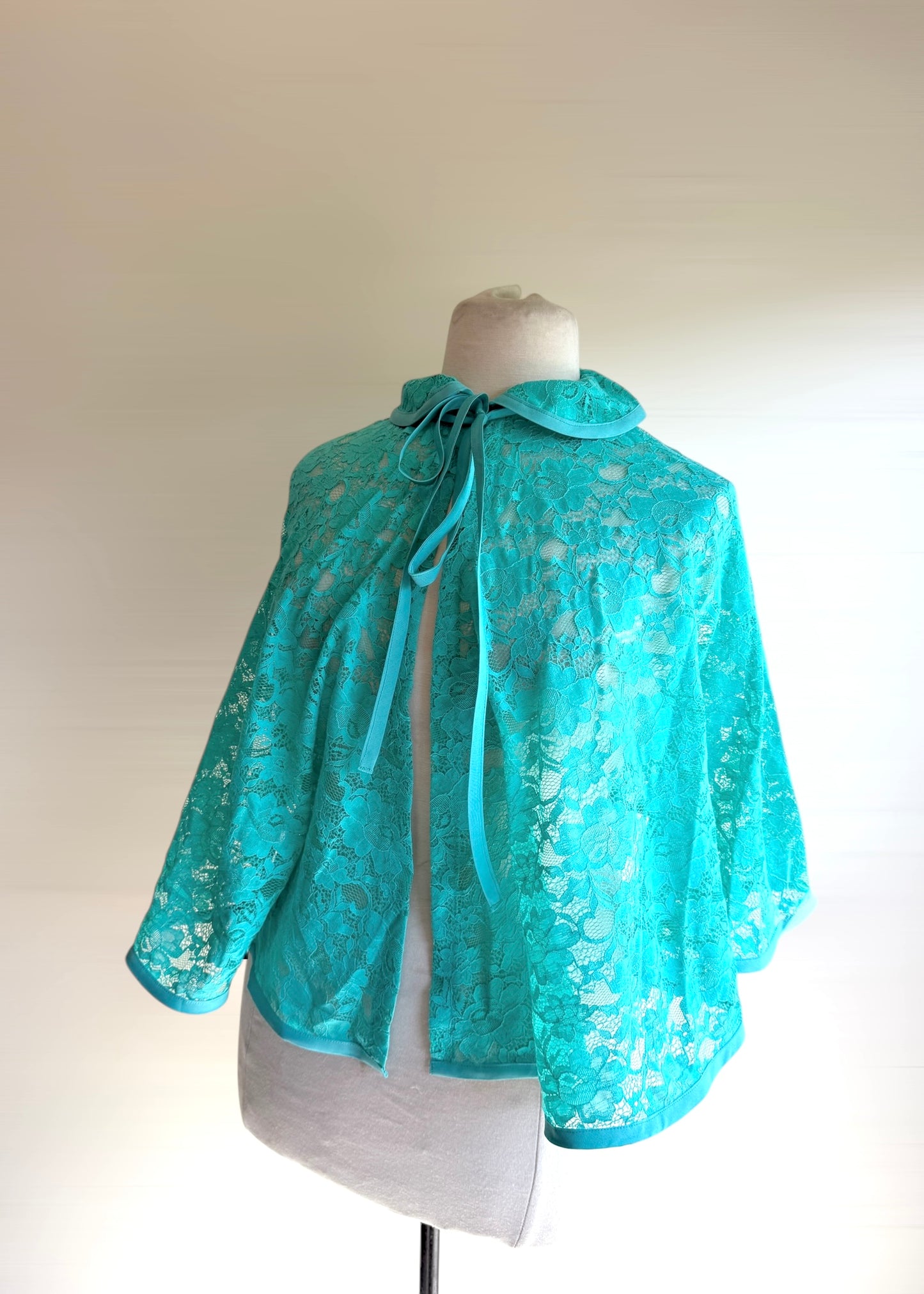Floral Lace Capelet | Peter Pan Collar Vintage Style Cape | Wedding Shoulder Shawl Wrap | Cottagecore Goblincore Fairycore Goth Fantasy LARP