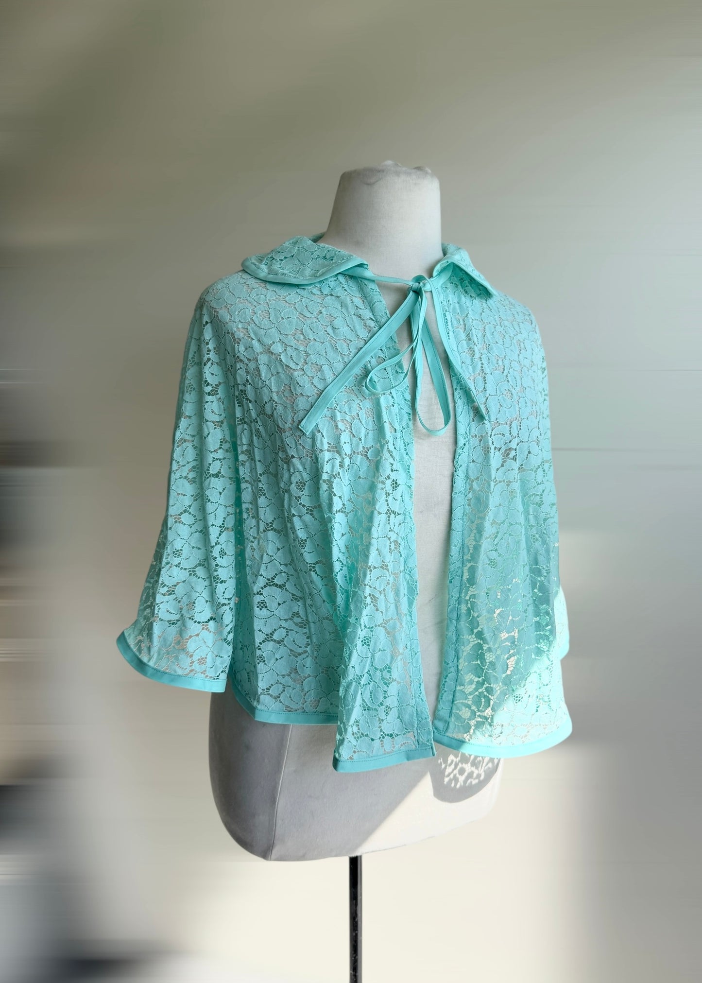 Floral Lace Capelet | Peter Pan Collar Vintage Style Cape | Wedding Shoulder Shawl Wrap | Cottagecore Goblincore Fairycore Goth Fantasy LARP