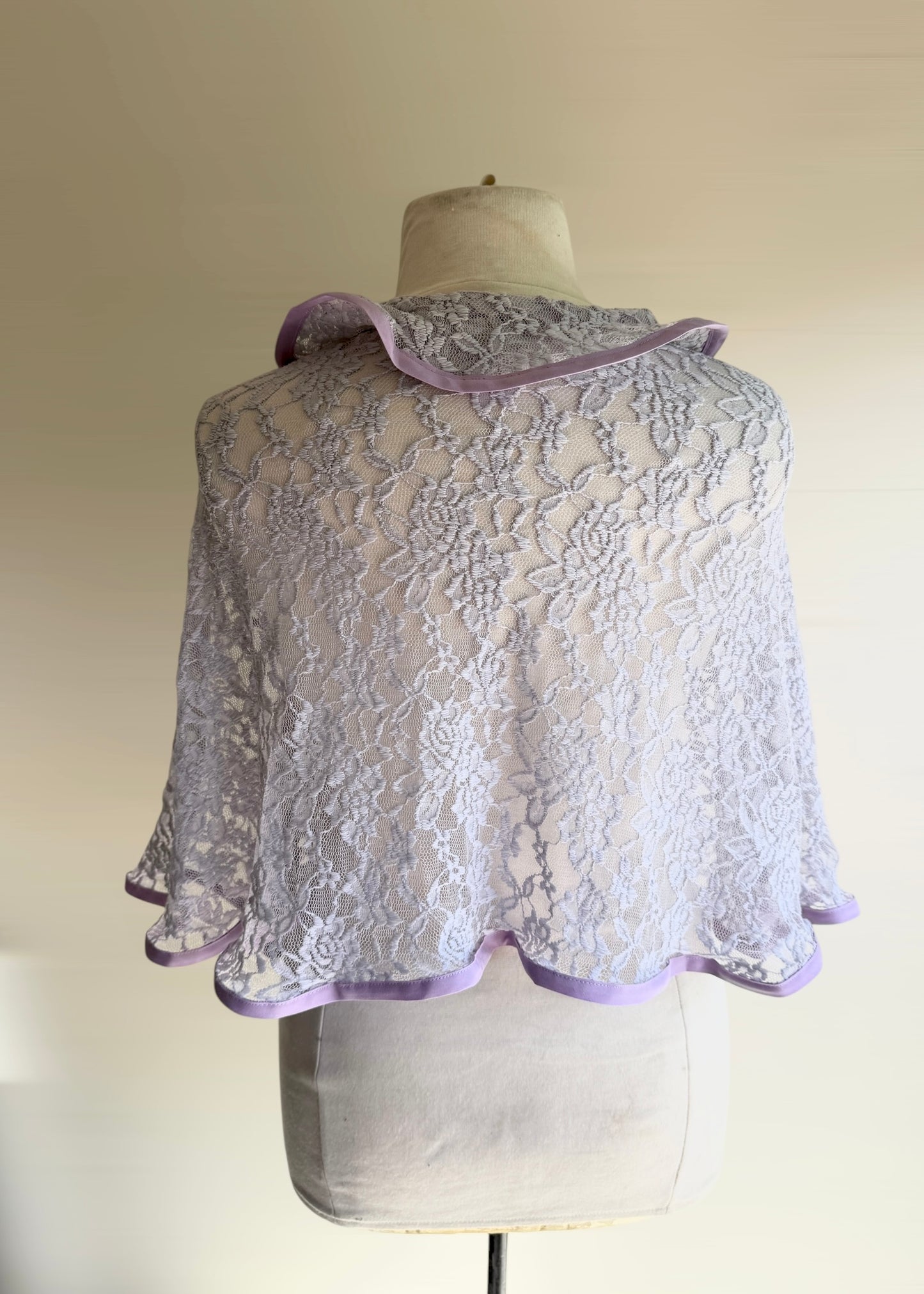 Floral Lace Capelet | Peter Pan Collar Vintage Style Cape | Wedding Shoulder Shawl Wrap | Cottagecore Goblincore Fairycore Goth Fantasy LARP