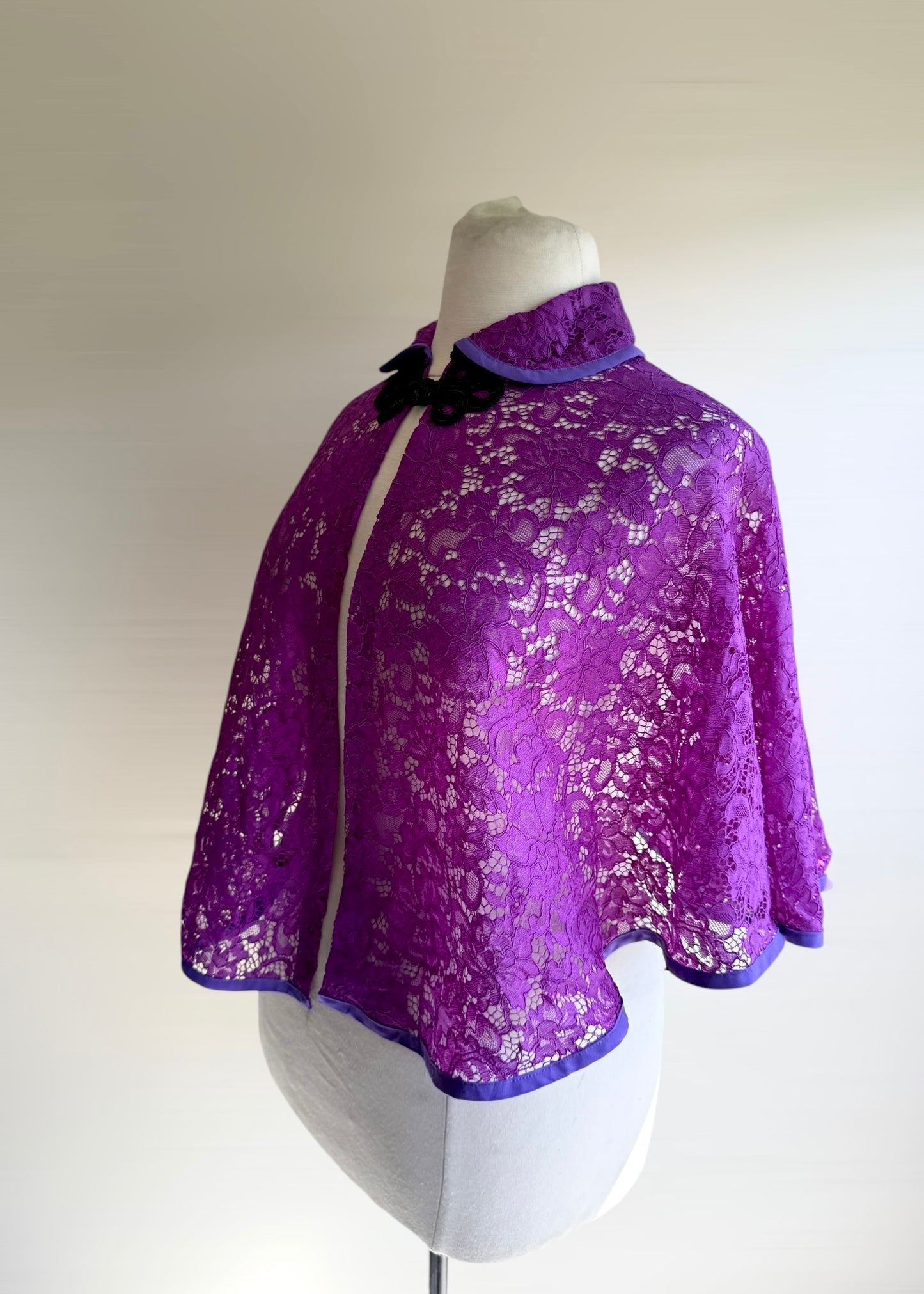 Floral Lace Capelet | Peter Pan Collar Vintage Style Cape | Wedding Shoulder Shawl Wrap | Cottagecore Goblincore Fairycore Goth Fantasy LARP