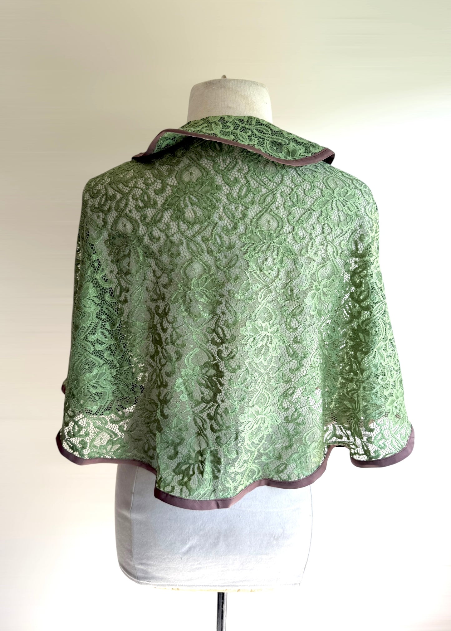Floral Lace Capelet | Peter Pan Collar Vintage Style Cape | Wedding Shoulder Shawl Wrap | Cottagecore Goblincore Fairycore Goth Fantasy LARP