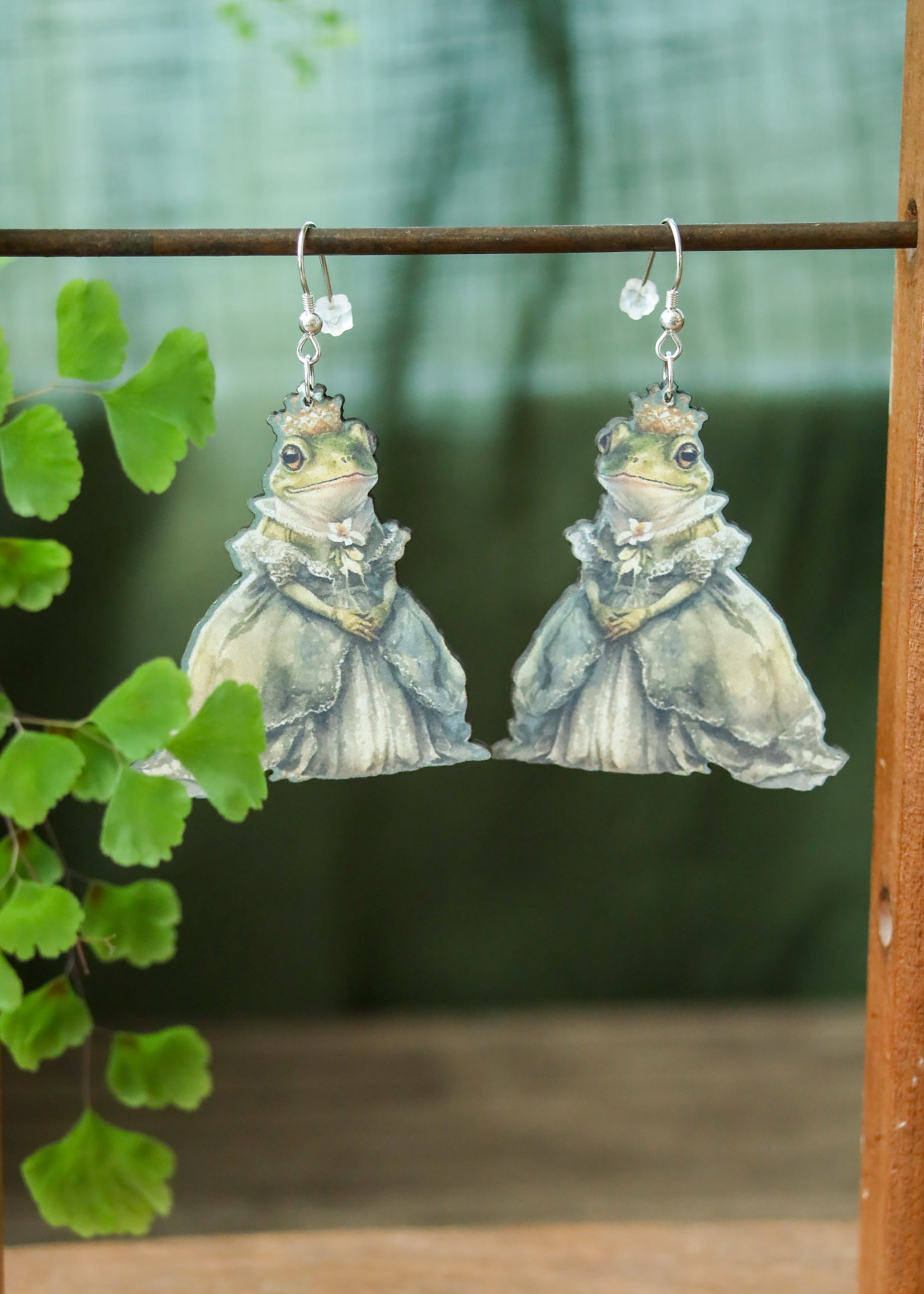 Fancy Frog Earrings | Renaissance Victorian Toads Charm | Medieval King Prince Princess Queen Jewelry | DnD Fantasy Fairytale Characters